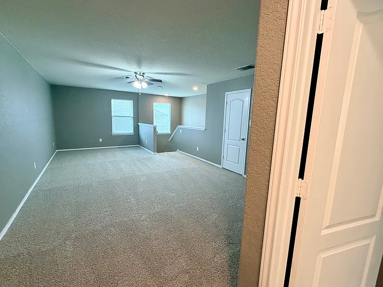 541 Landmark Fls — Photo 8