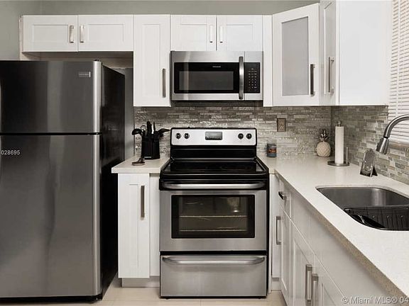 4th image of 7505 SW 82nd St APT 116