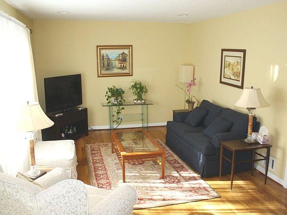 4TH VIEW OF LIVING ROOM