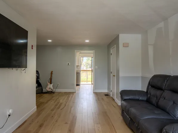 2 Sterling Ln #2, Haverhill, MA 01835