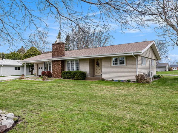 604 Browning Ave, Manistee, MI 49660
