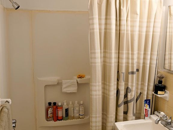 5th image of 425 S Carlisle St APT 2A