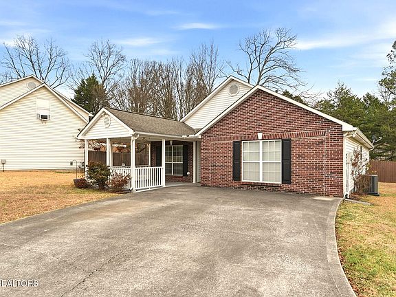2nd image of 8208 Blarney Ln