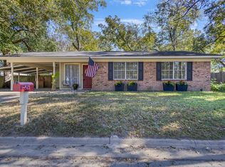 815 N Bledsoe St, Gilmer, TX 75644