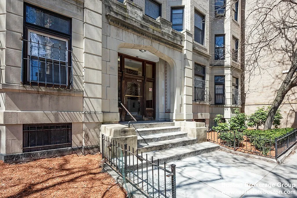 39 Hemenway St. #16 Fenway — Photo 3