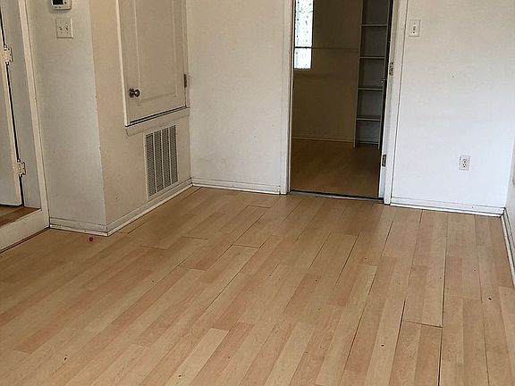 4th image of 650 Shadywood Ln
