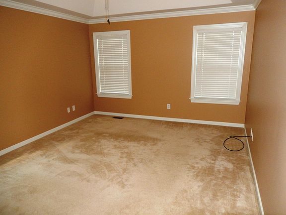 3rd image of 28 Roseangel Ct