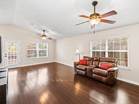 3rd image of 9426 Pine Lilly Ct