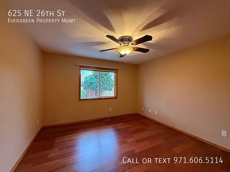 625 NE 26th St — Photo 15