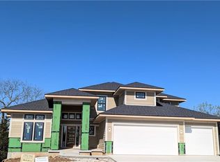 16912 Hayes St, Overland Park, KS 66085