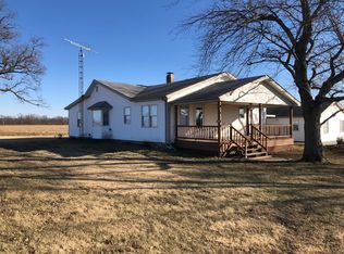 9122 Bucks Rd, Heyworth, IL 61745