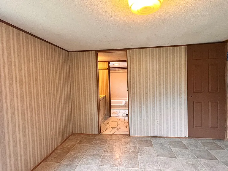 234 N Williamson Rd — Photo 8