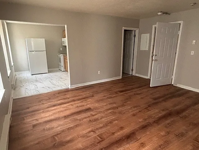 736 High St — Photo 3