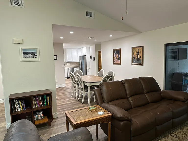 324 Sharwood Dr — Photo 24