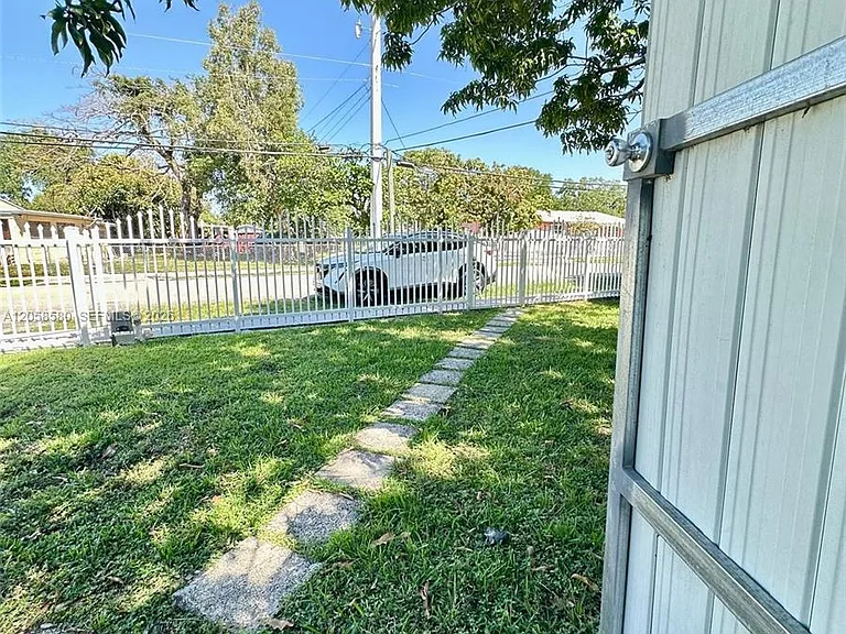 40 Sutton Rd #1 — Photo 8