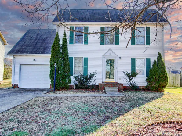 2810 Pam Dr, Clarksville, TN 37043