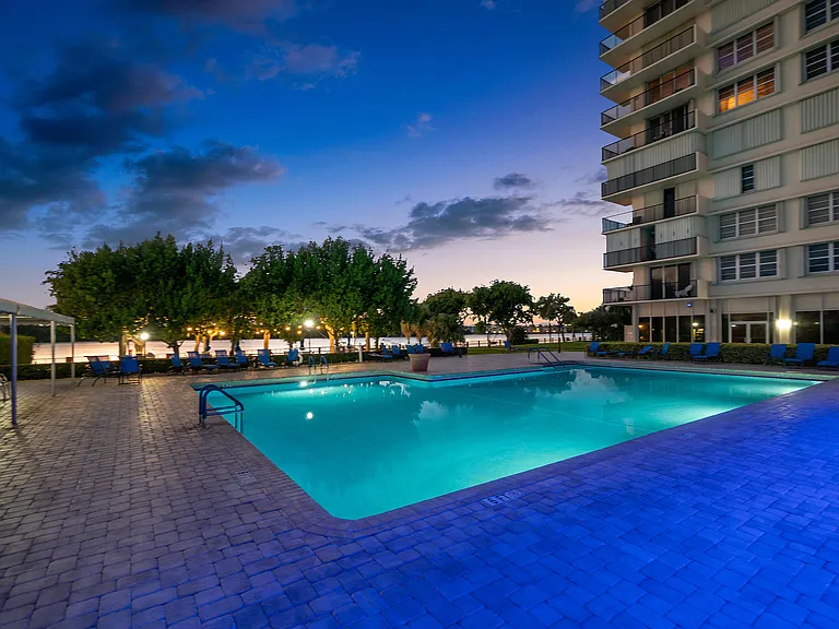 2121 N Ocean Blvd #1507W — Photo 36