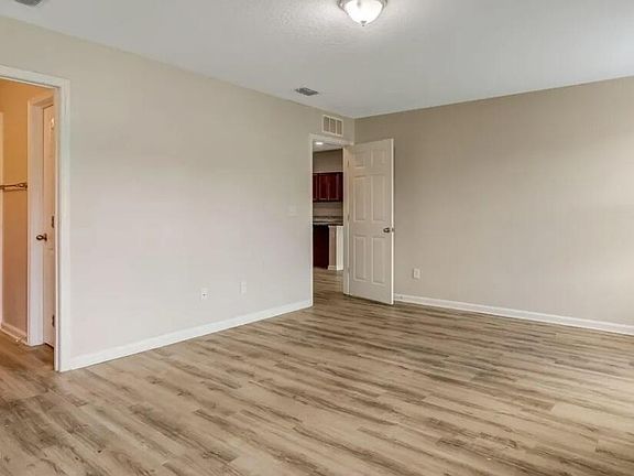 5th image of 7071 PLYMOUTH GROVE Court