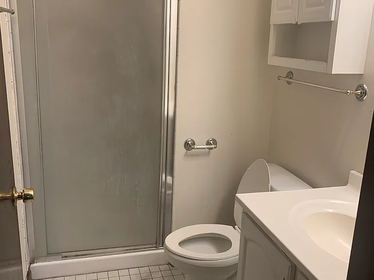 2136 Cedar Ave — Photo 16