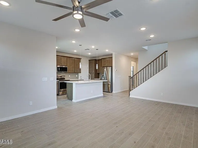 2831 S Central Dr — Photo 12