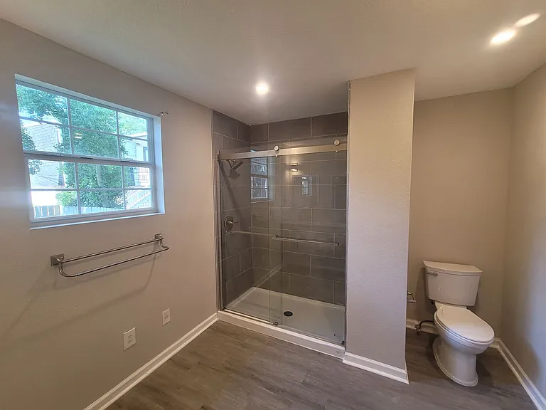 3919 Avenue O — Photo 12