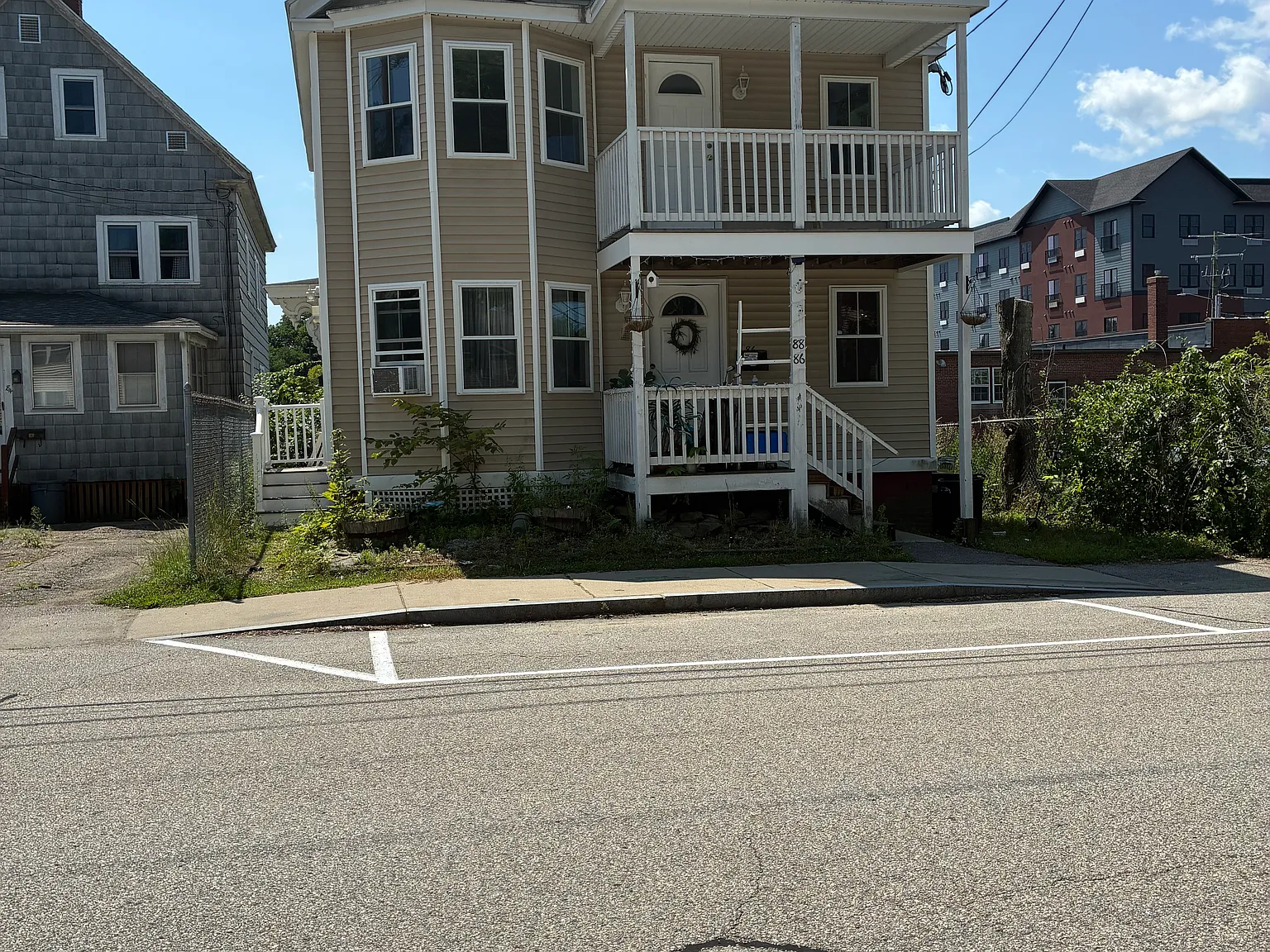2 bed, 1.5 bath, 1046 sqft, $1,900 — Photo 1