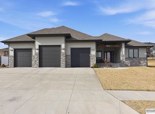7810 N 167th St, Bennington, NE 68007