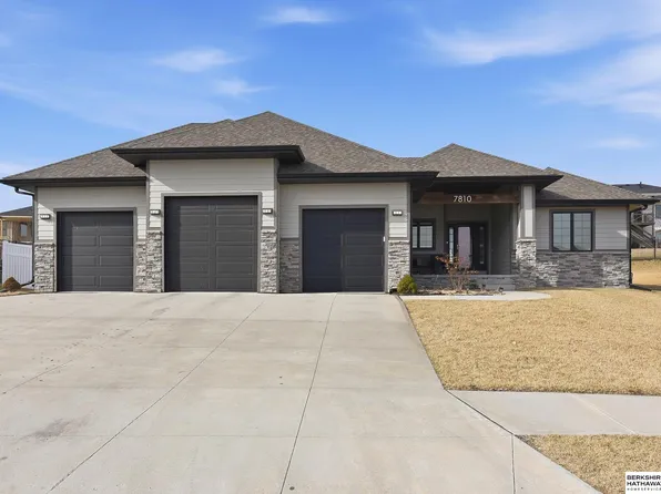 7810 N 167th St, Bennington, NE 68007