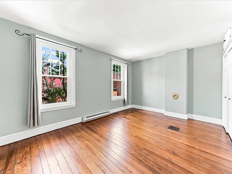 122 E Miner St — Photo 13