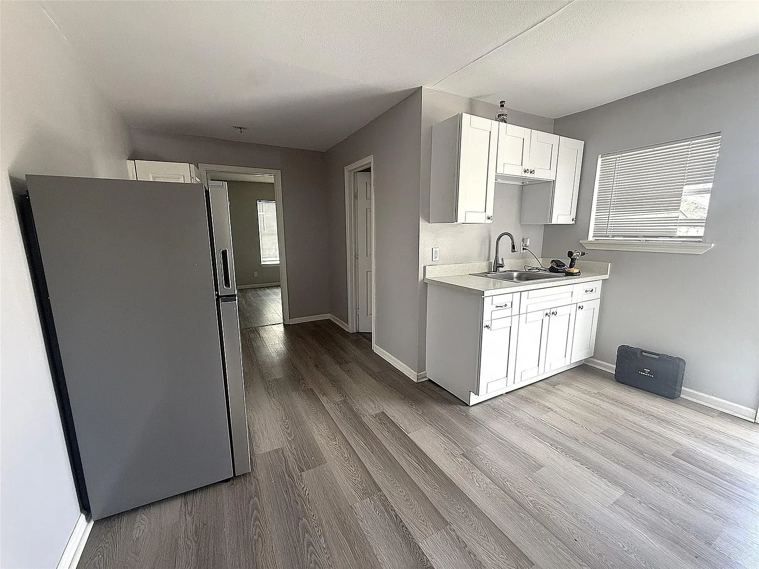 1 bed, 1.0 bath, 1040 sqft, $900 — Photo 3