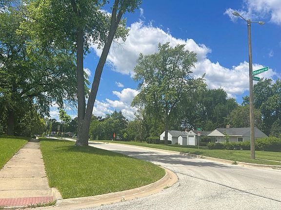 5th image of 351 Indianwood Blvd