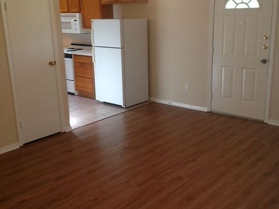 3rd image of 5207 Thunderbird St APT B