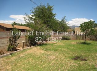 8025 Snow Ave NE, Albuquerque, NM 87110