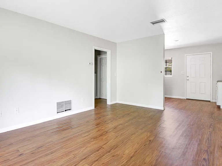 815 E Fort King St — Photo 33