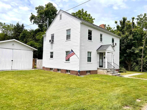 385 Fyffe St, Louisa, KY 41230