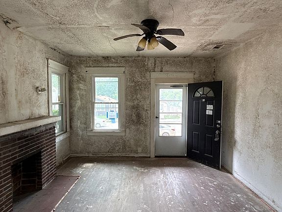4th image of 2611 Pine St