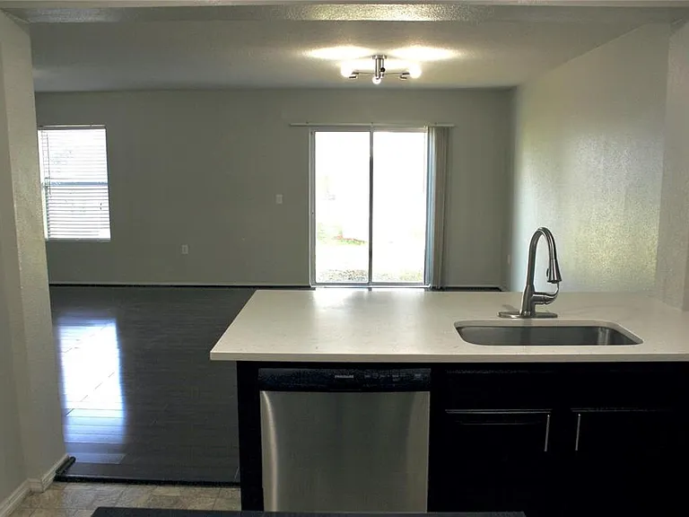 1017 Chalcedony St — Photo 6