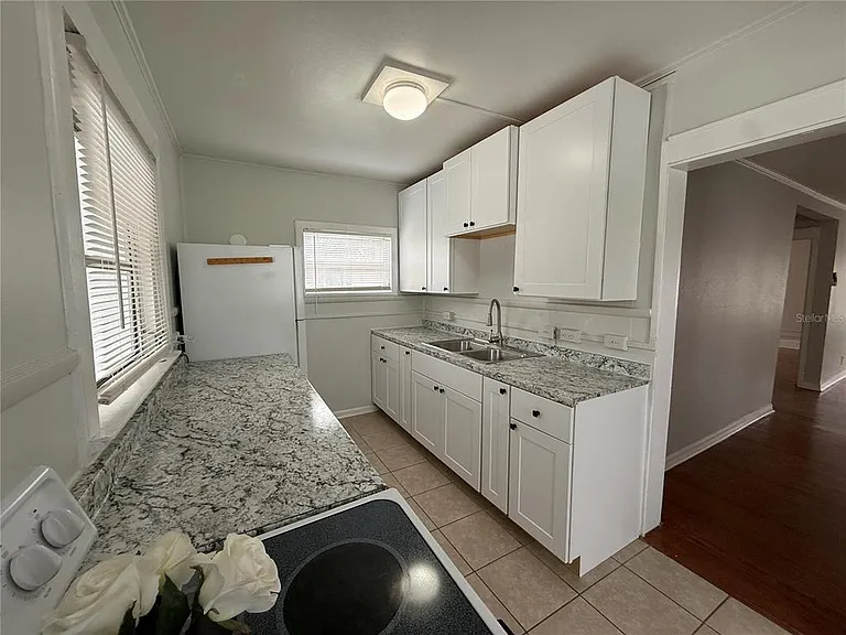 408 3rd Ave E #A — Photo 4
