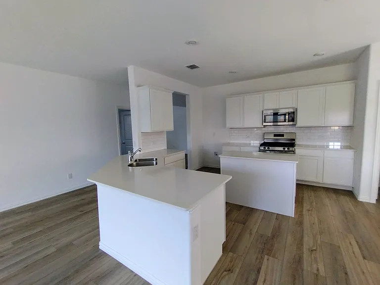 1103 Mahogany Ln — Photo 6