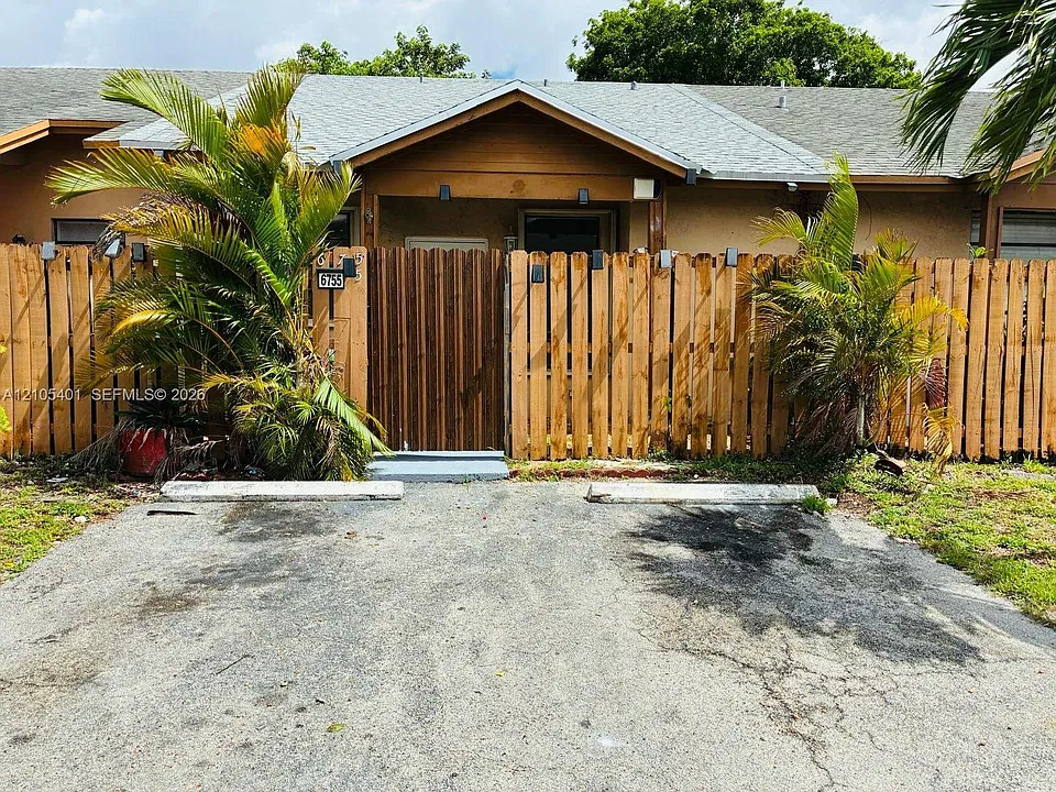 6755 NW 187th Ter