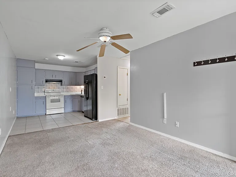 1301 Redwood Ln #A — Photo 1
