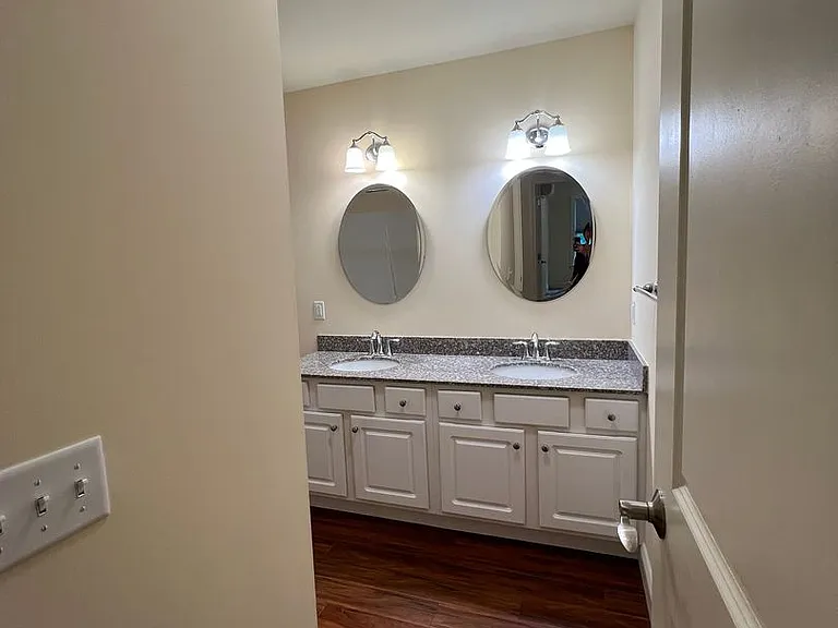 127 Churchill St — Photo 17
