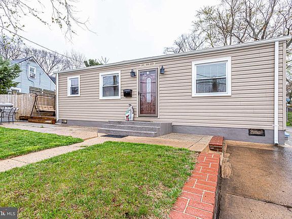 4th image of 3413 Elmwood Dr