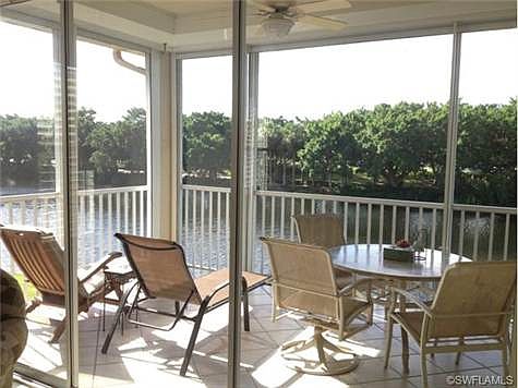 3rd image of 1906 Seville Blvd Unit 1821