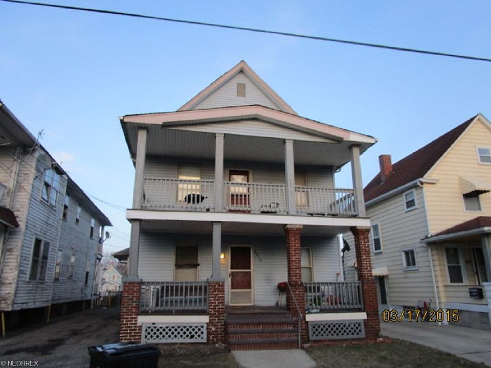1st image of 2059 W 105th St