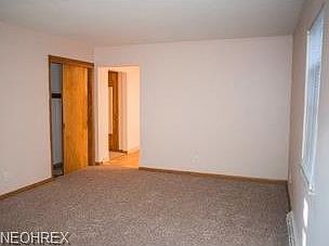 5th image of 2605 Zesiger Ave