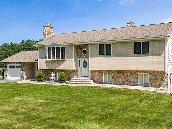 4th image of 38 Cushing Ln