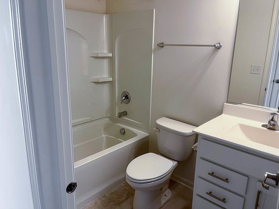 5th image of 2206 Venture Dr