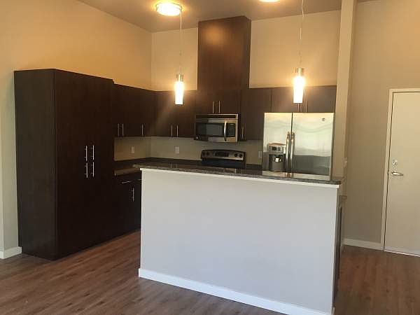 1st image of 1050 10th Ave NE Unit 314