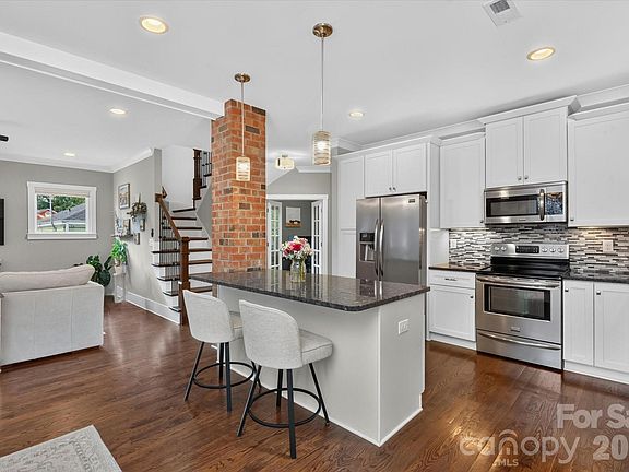 2nd image of 2714 Duncan Ave